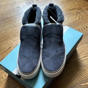 NWT Toms Women's Paxton water resistant Suede/Faux fur booties